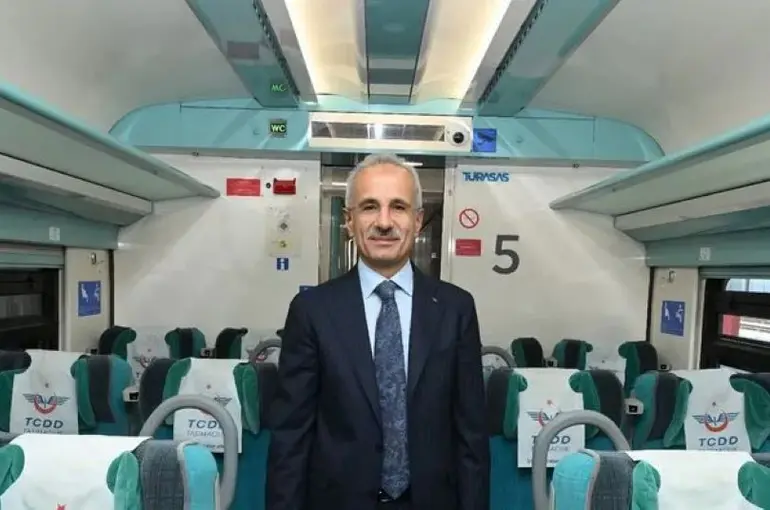 Bakan Uraloğlu'ndan Süper Hızlı Tren Projesi ve sosyal medya Açıklaması!