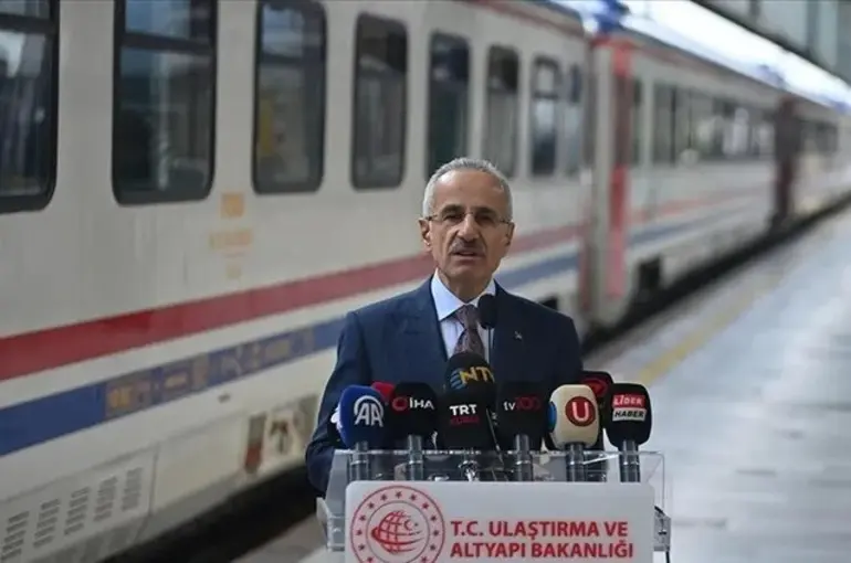 Bakan Uraloğlu:Süper Hızlı Tren İle Ankara-İstanbul Arası 80 Dakika!