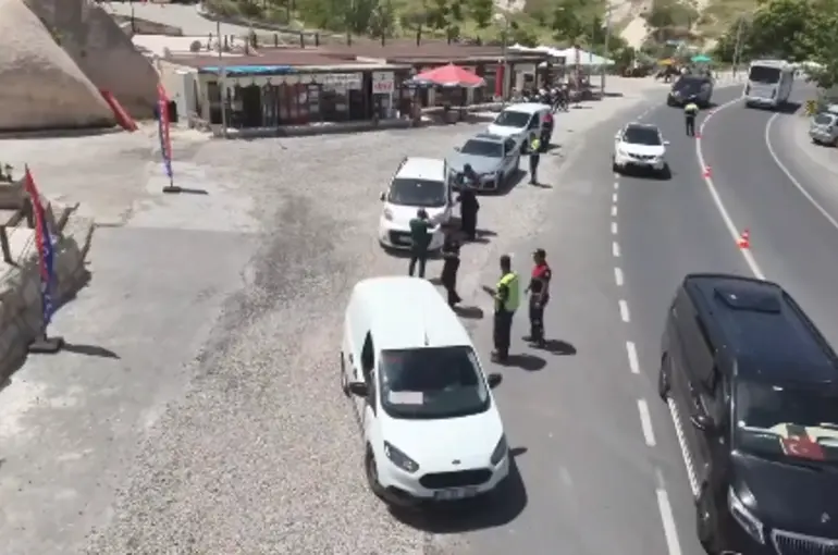 Bakan Yerlikaya: Bayram Tatilinin 2. Gününde 7️2️6️ Trafik Kazası! 1️6 Kişi Hayatını Kaybetti!