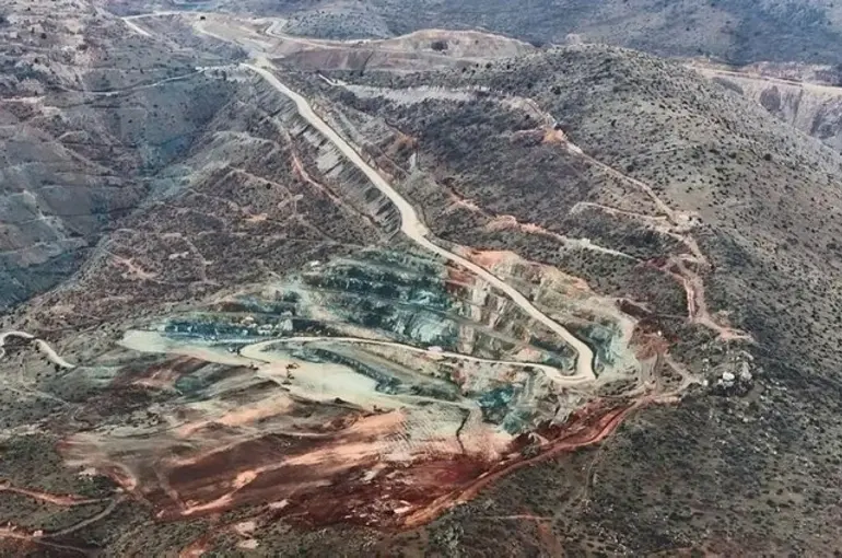 Bakan Yerlikaya: Bin 700 Personel Çalışıyor! Önceliğimiz İşçilerimizi Kurtarmak !