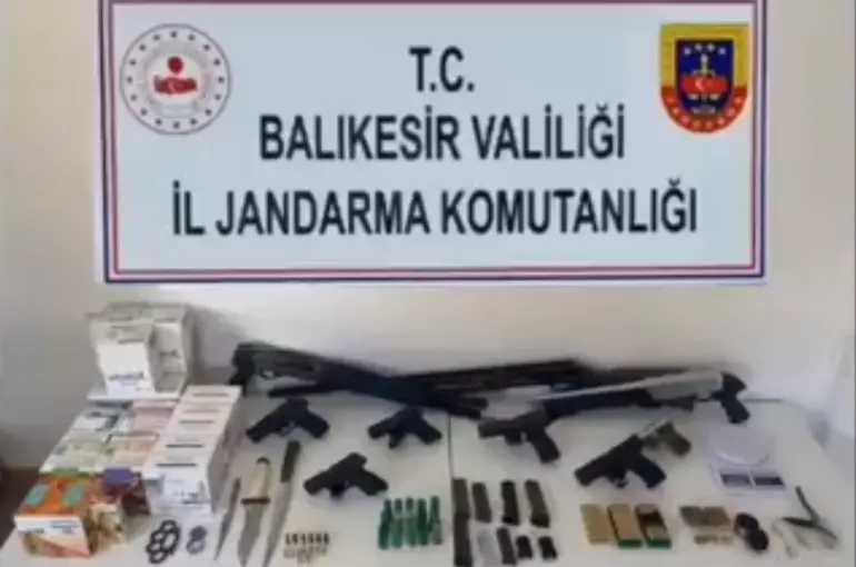 Bakan Yerlikaya: “MAHZEN-8” Operasyonlarında 4️ İlde Organize Suç Örgütü Çökertildi