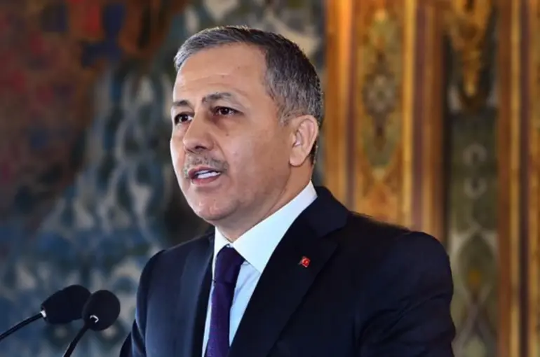 Bakan Yerlikaya:4️ İlde DEAŞ Terör Örgütüne Yönelik Operasyonlarında 14 Şüpheli Yakalandı!