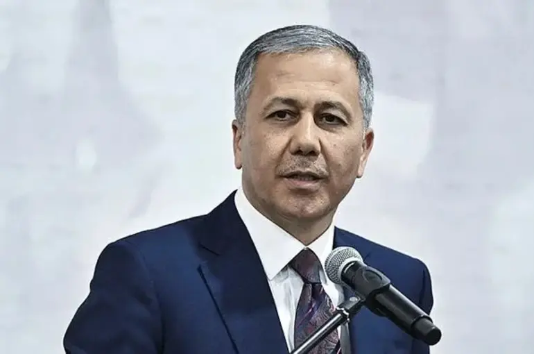 Bakan Yerlikaya:Mahzen-13 operasyonu ile 2 organize suç örgütü çökertildi!