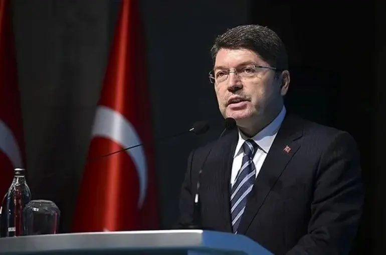 Bakan Yılmaz Tunç:332 Hakim ve Savcının görev yeri değişti!