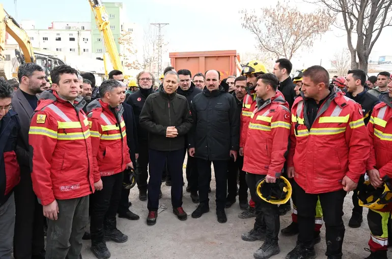 Başkan Altay Arama Kurtarma Ekiplerine Teşekkür Etti