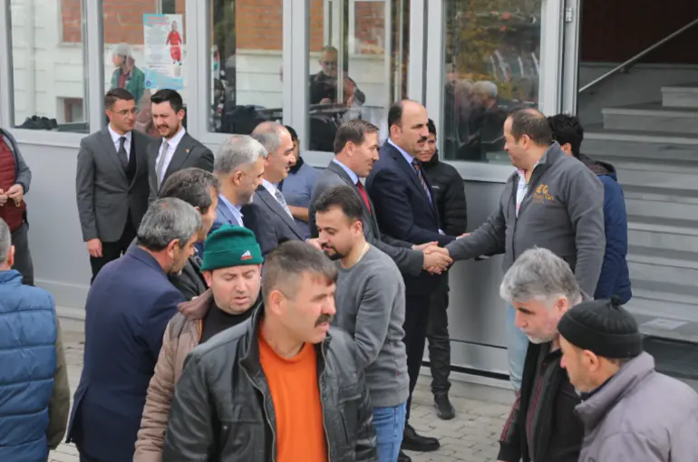 Başkan Altay Ayakkabıcılar Sanayii’nde Esnafla ve Öğrencilerle Buluştu