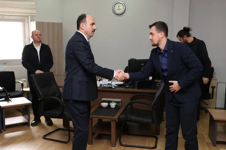 Başkan Altay Belediyede Görev Yapan Personelle Bir Araya Geldi