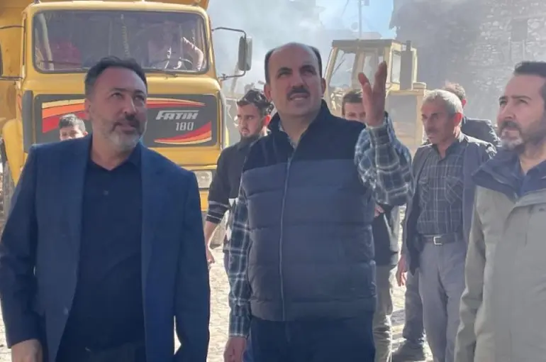 Başkan Altay Doğanbey’de Çıkan Yangın Sonrası Bölgeyi Ziyaret Etti!