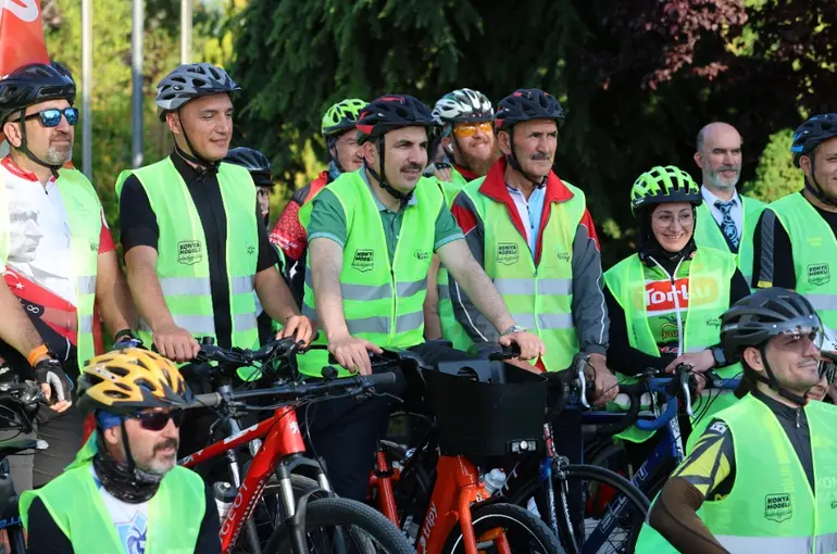 Başkan Altay Dünya Bisiklet Günü’nde Bisikletseverlerle Pedal Çevirdi