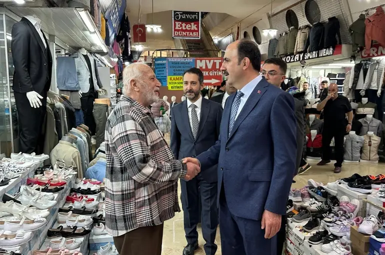 Başkan Altay Esnafların ve Konyalıların Bayram Heyecanına Ortak Oldu