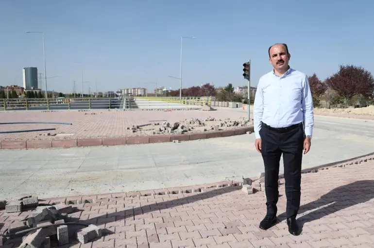 Başkan Altay: “Fırat Caddesi Köprülü Kavşağı’nı Mayıs Başında Tamamen Hizmete Açmış Olacağız”