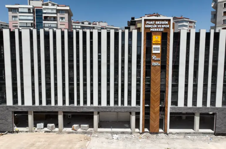 Başkan Altay: “Fuat Sezgin Gençlik ve Spor Merkezi Tamamlanmak Üzere”