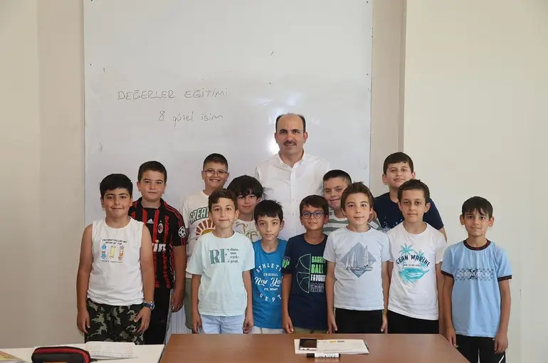 Başkan Altay, Genç Komek Yaz Okulu’na Katılan Öğrencilerle Buluştu!