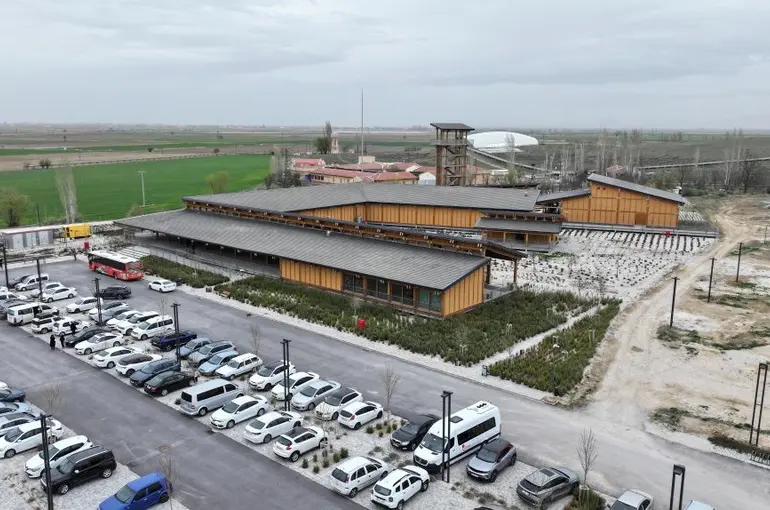 Başkan Altay: “Herkesi Dört Mevsim Güzel Olan Konya’ya Davet Ediyorum”