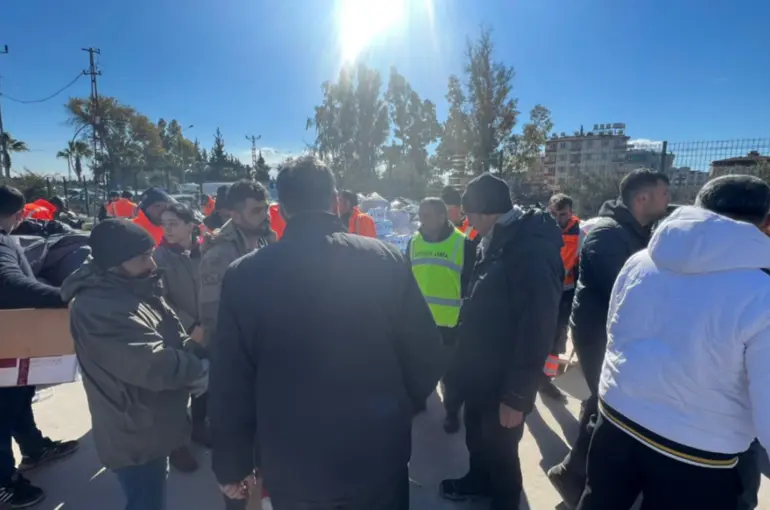 Başkan Altay: “Konya’dan Gönderilen Yardımları En Hızlı Şekilde İhtiyaç Sahiplerine Ulaştırıyoruz”