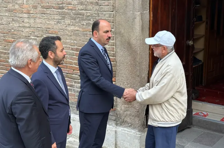 Başkan Altay Konyalıların Cuma Bereketine Ortak Oldu