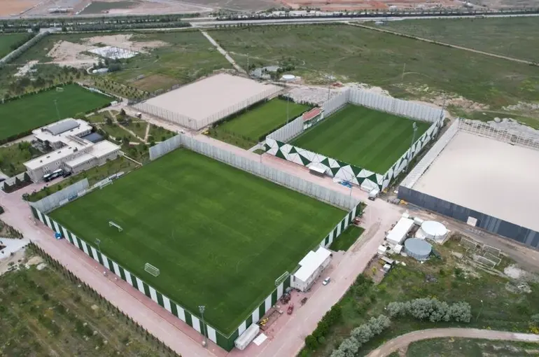 Başkan Altay: “Konyaspor’un Kayacık Tesislerine İki Çim Saha Kazandırıyoruz”