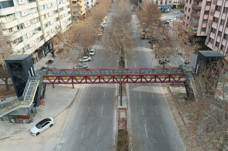 Başkan Altay: “Konya’ya Yeni Yaya Üst Geçitleri Kazandırıyoruz”