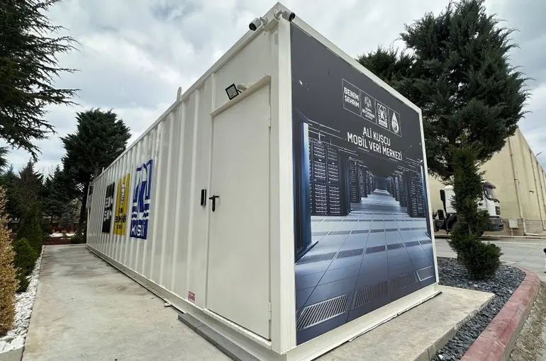 Başkan Altay: “KOSKİ Mobil Veri Merkezi ile Su Yönetiminde Dijital Güvenliği Sağlıyoruz”