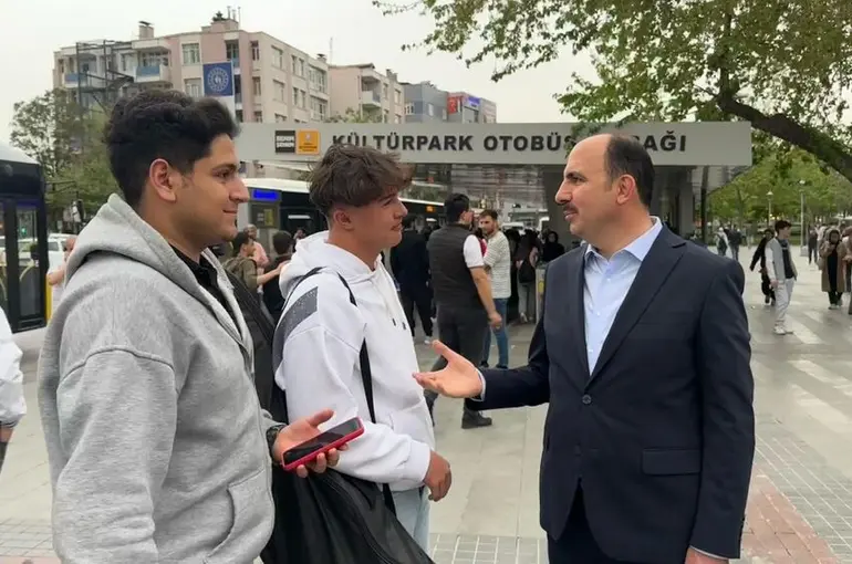 Başkan Altay Kültürpark’ta Vatandaşlarla Buluştu