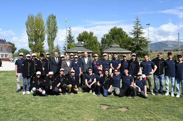 Başkan Altay, LİMA Öğrencileriyle Atabey Gençlik Kampı’nda Buluştu