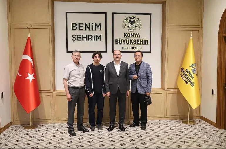 Başkan Altay Örnek Liseli Gençle Buluştu