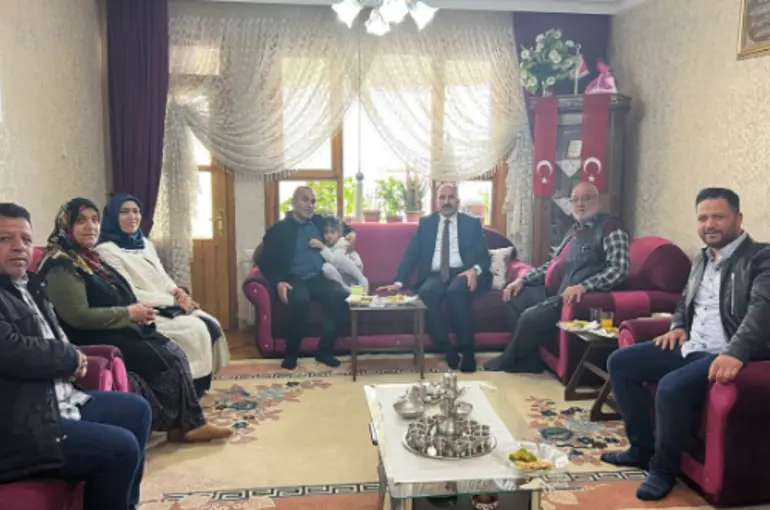  Başkan Altay Ramazan Bayramı’nda Şehit ve Gazi Ailelerini Ziyaret Ett