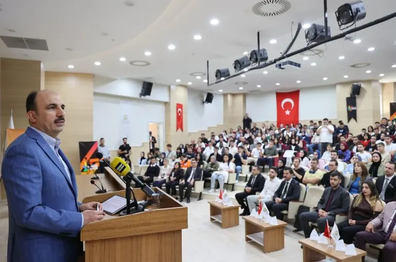 Başkan Altay Selçuk Üniversitesinde Öğrencilerle Buluştu!