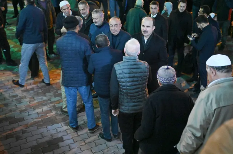 Başkan Altay ve Başkan Kavuş Konyalılarla İlk Teravih Namazında Buluştu