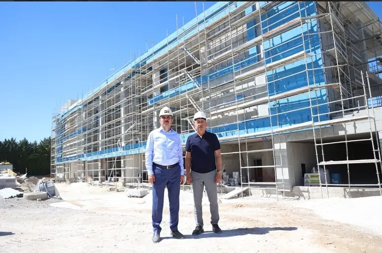 Başkan Altay ve Başkan Kavuş Yaka Sosyal Tesisleri İnşaatını İnceledi