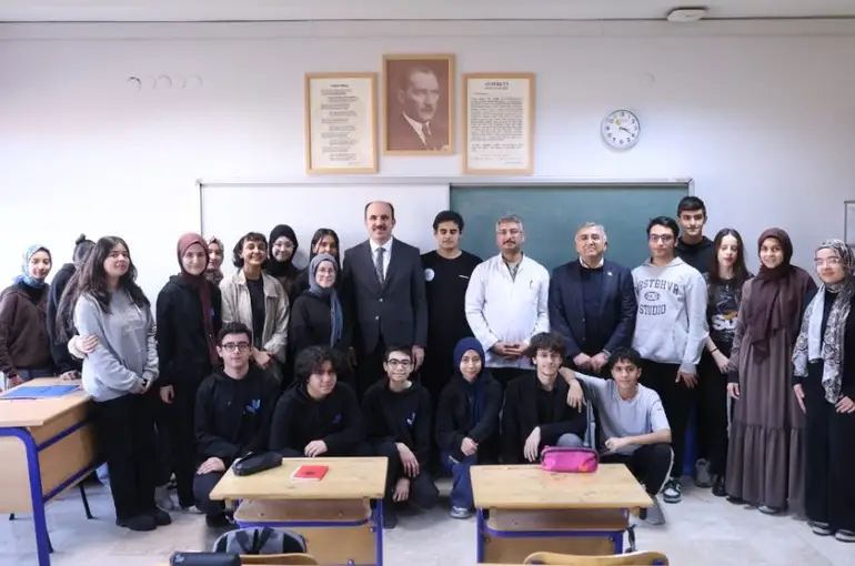 Başkan Altay’dan YKS Öncesi Gençlere Moral Mesajı