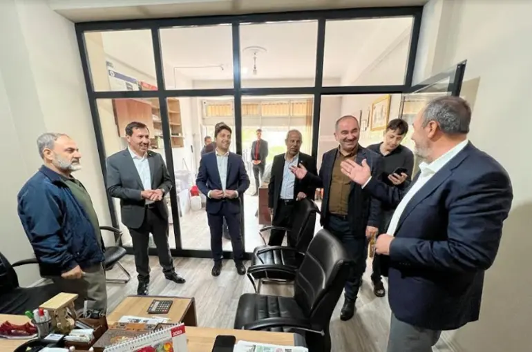 Başkan Hasan Kılca, Mehmet Genç İle Muhammed Zeren, Şekerciler Sanayi Sitesi’nde Vatandaşlarla Buluştu