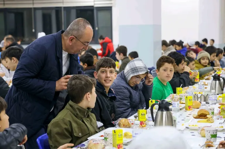 Başkan Kavuş’tan Hafızlık Öğrencilerine Sahur Sürprizi