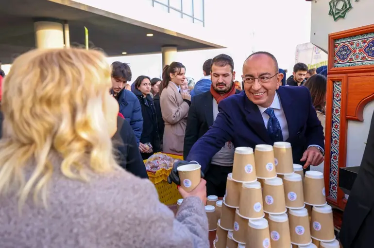 Başkan Mustafa Kavuş’tan Öğrencilere Sıcak Çorba İkramı