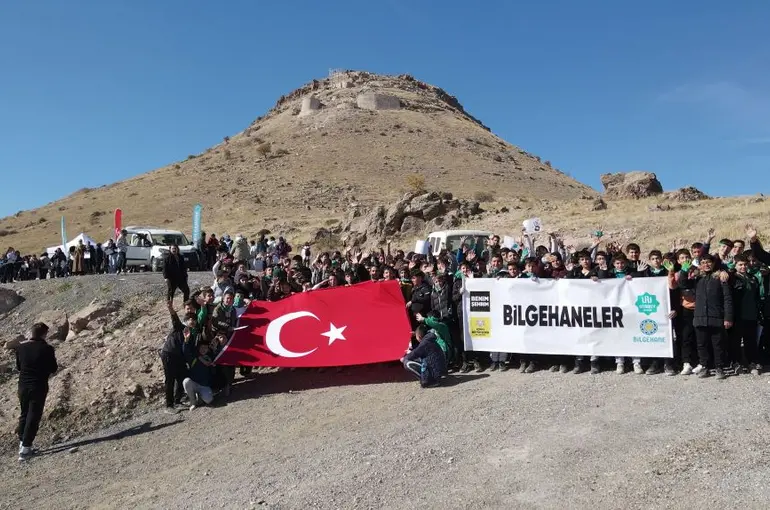 Bilgehane Öğrencilerinden Takkeli Dağ’da Zirve Yolculuğu!