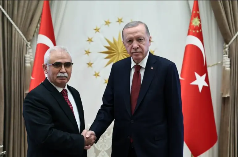 Cumhurbaşkanı Erdoğan Anayasa Mahkemesi (AYM) Başkanı Kadir Özkaya'yı kabul etti!