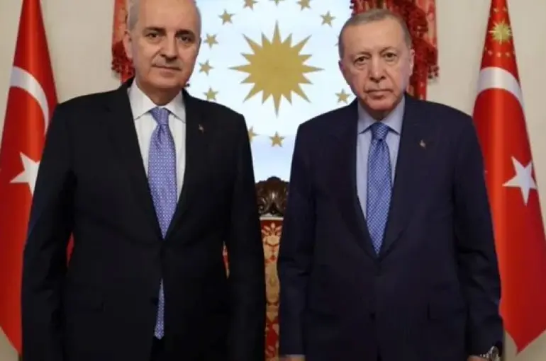 Cumhurbaşkanı Erdoğan, TBMM Başkanı Kurtulmuş ile Dolmabahçe’de Görüştü