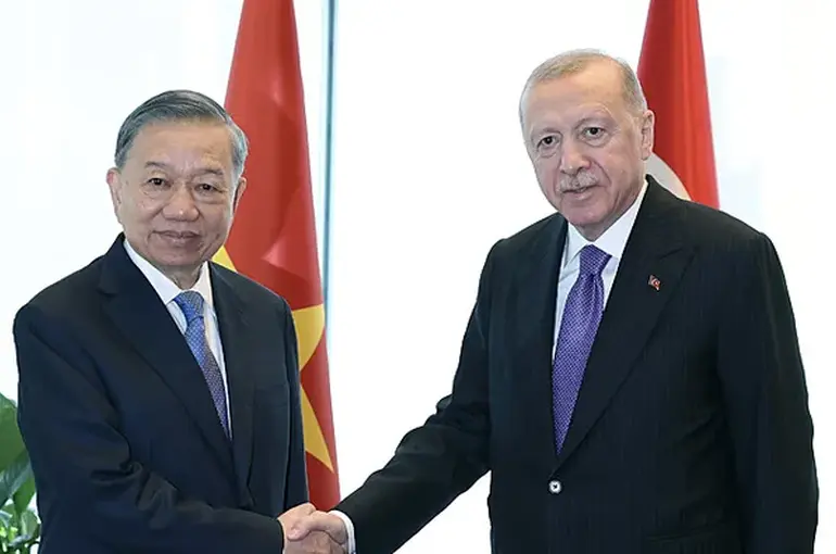 Cumhurbaşkanı Erdoğan’dan New York’ta Kritik Temaslar: Vietnam ve Libya Liderleriyle Görüştü