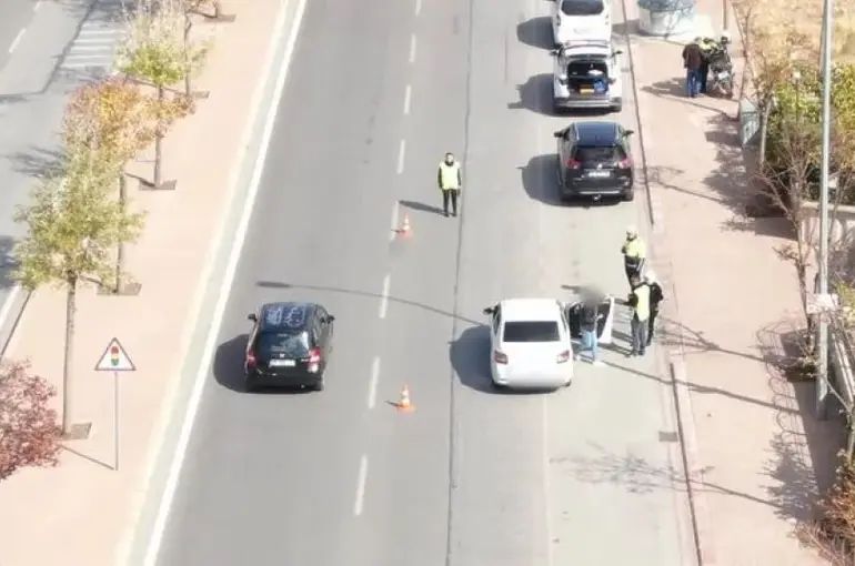 Drone’dan Kaçamadı! Konya'da Ehliyetsiz Sürücü Kameraya Yakalandı