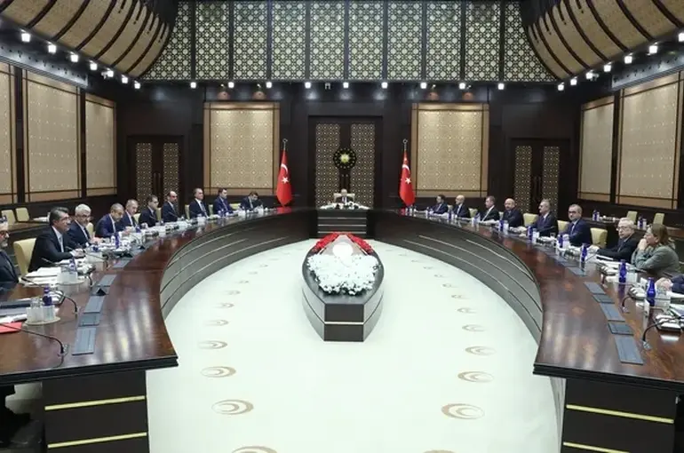 Ekonomi Kurmayları Beştepe’de Toplandı: Fonlar İçin Yeni Dönem