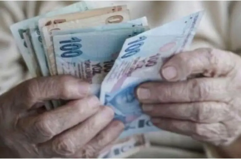 En düşük emekli maaşı 3 bin 500 lira oldu