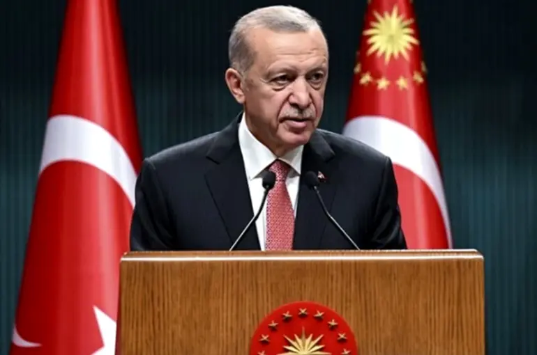 Erdoğan'dan emekli ve memurlara mesaj: Tüm kesimlerin gönlünü alacağız!