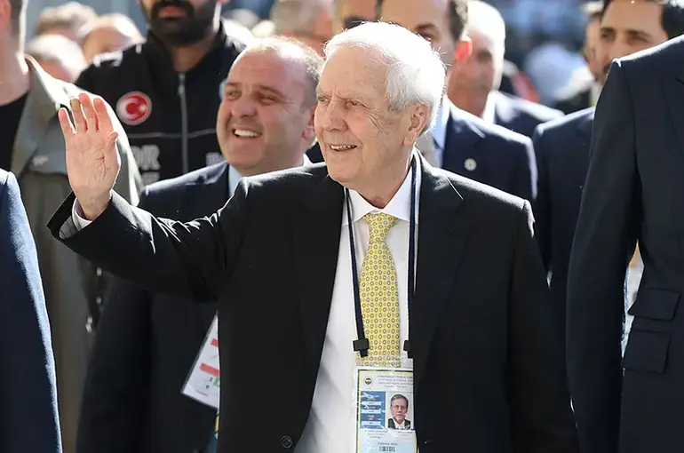 Fenerbahçe’de Aziz Yıldırım Yeniden Başkan Seçildi!