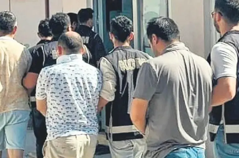 FETÖ’ye Ağır Darbe!Konya Dahil 17 İlde Eş Zamanlı Operasyon!