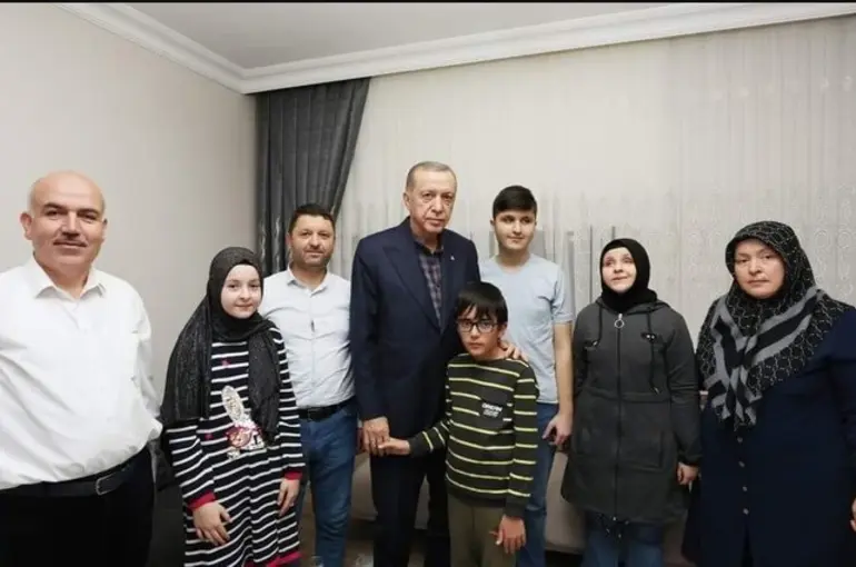 Görme engelli hafız Ravzanur : ‘Tayyip dedeme kendi ellerimle kek ve çay yaptım’