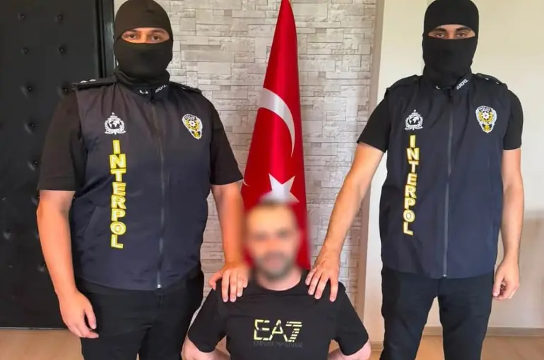 Gürcistan’dan 7 Suç Örgütü Mensubu Türkiye’ye İade Edildi: Firari Elebaşlarına Kaçış Yok