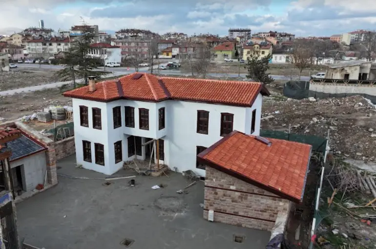 Hasan Kılca: Mirasımız Olan Geleneksel Yapılarımızı Yarınlara Taşıyoruz