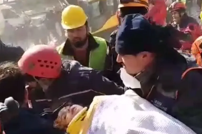 Hatay Belen'den 6 yaşındaki İrem'in 131 saat sonra mucizevi kurutuluşu