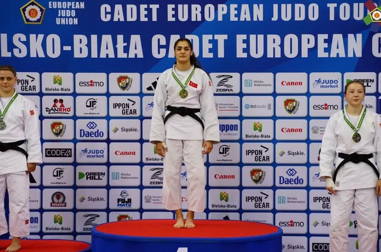 Judocumuz Sinem Başarılarına Bir Yenisini Daha Ekledi 