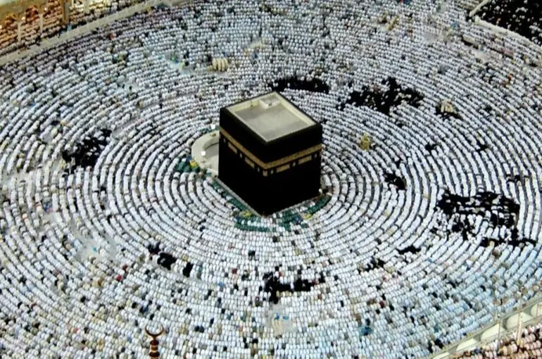 Kabe’de ilk iftar yapıldı